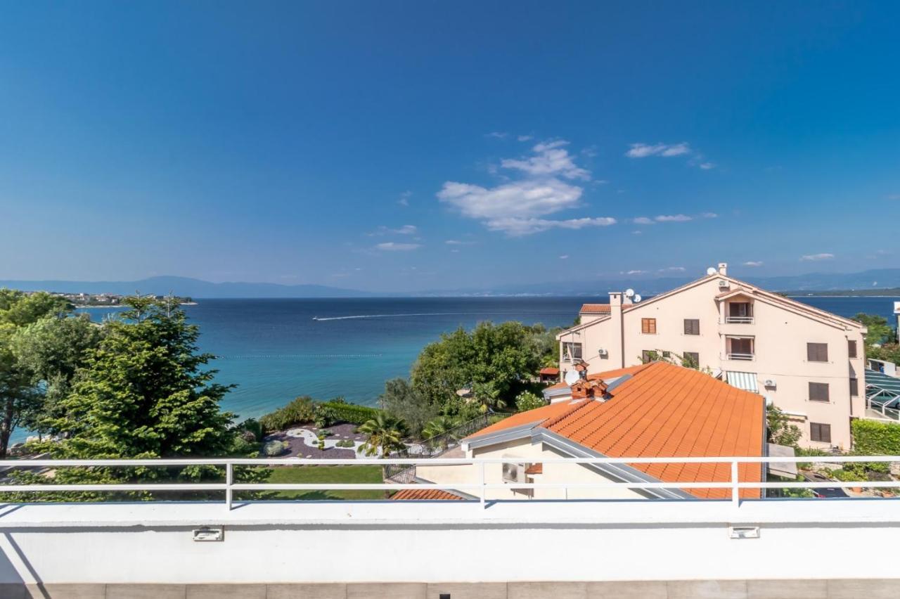 Maestral Apartments Malinska Exterior photo