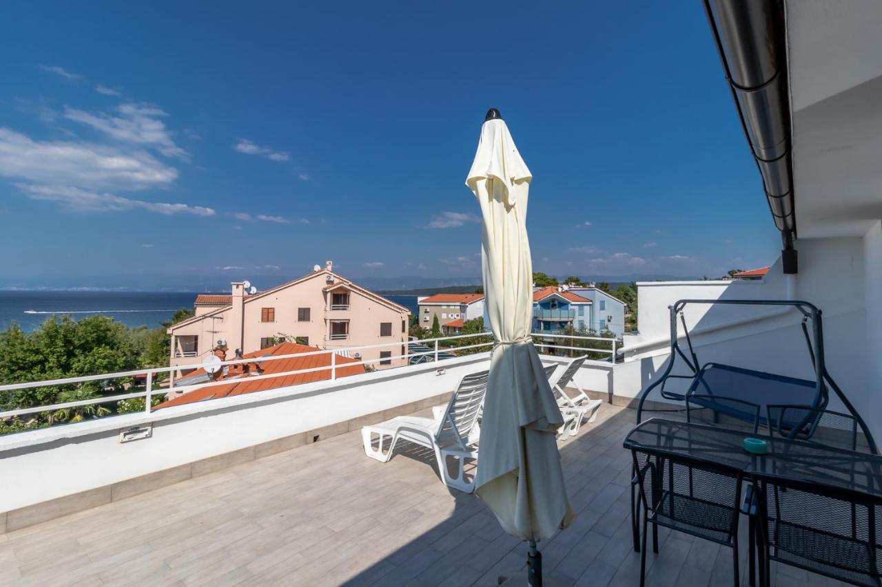Maestral Apartments Malinska Exterior photo