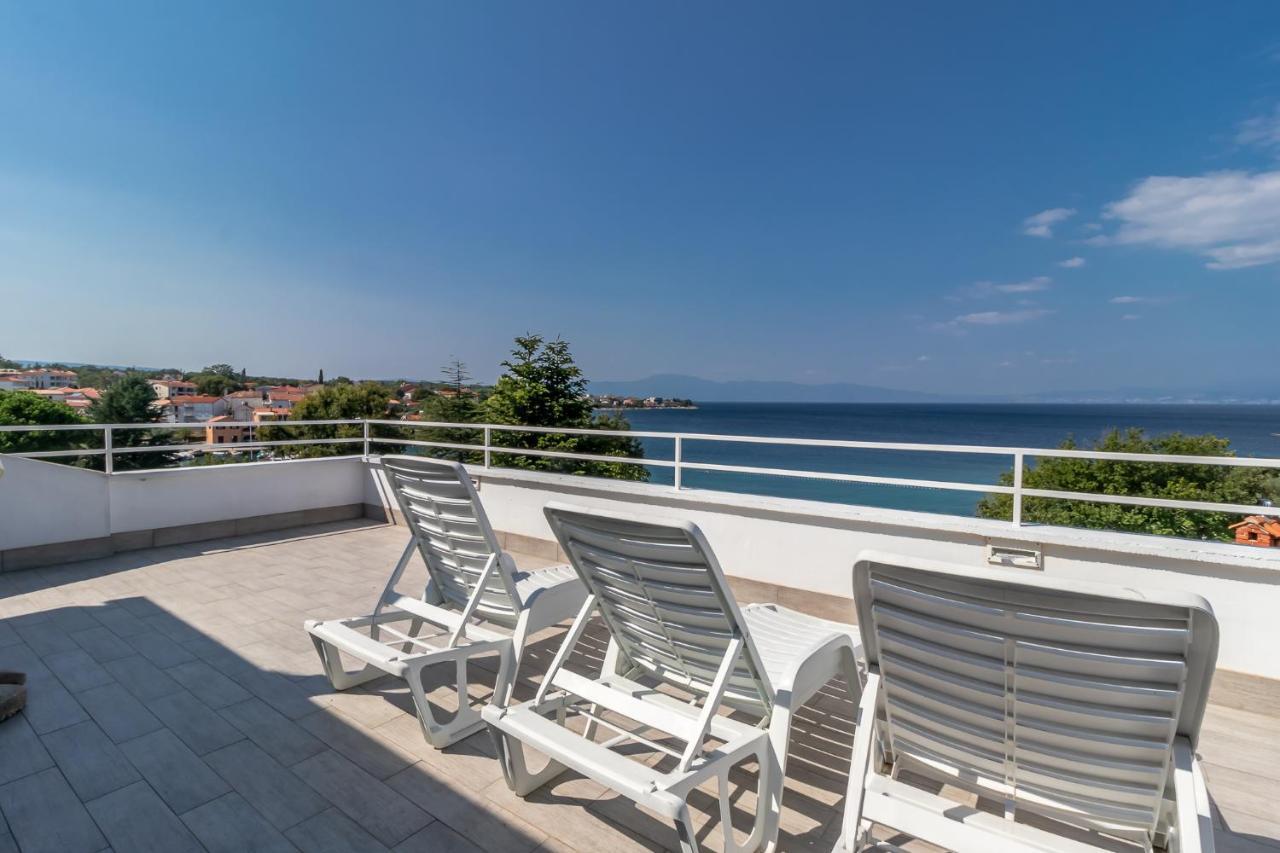 Maestral Apartments Malinska Exterior photo