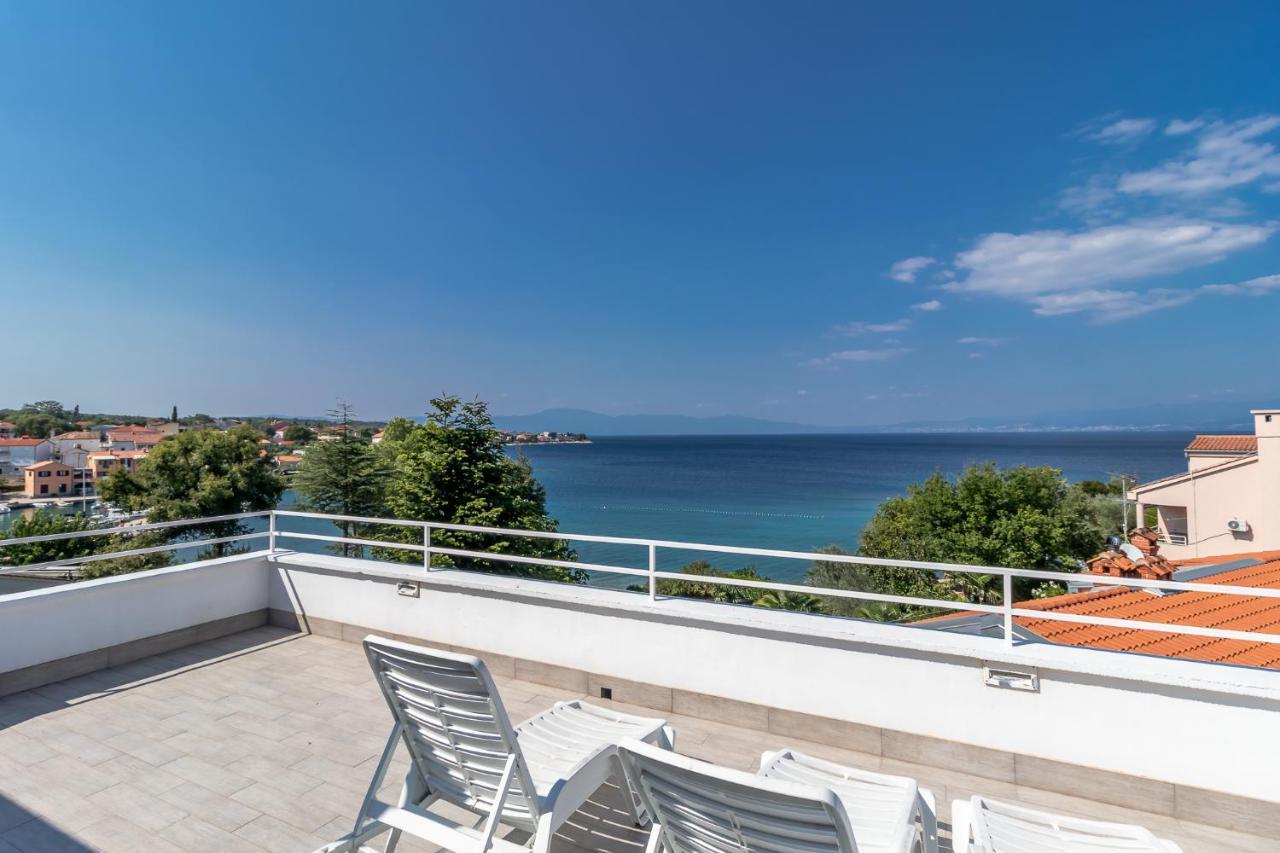 Maestral Apartments Malinska Exterior photo
