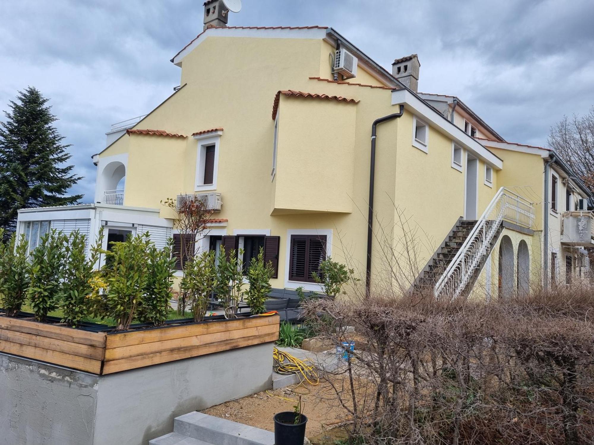 Maestral Apartments Malinska Exterior photo