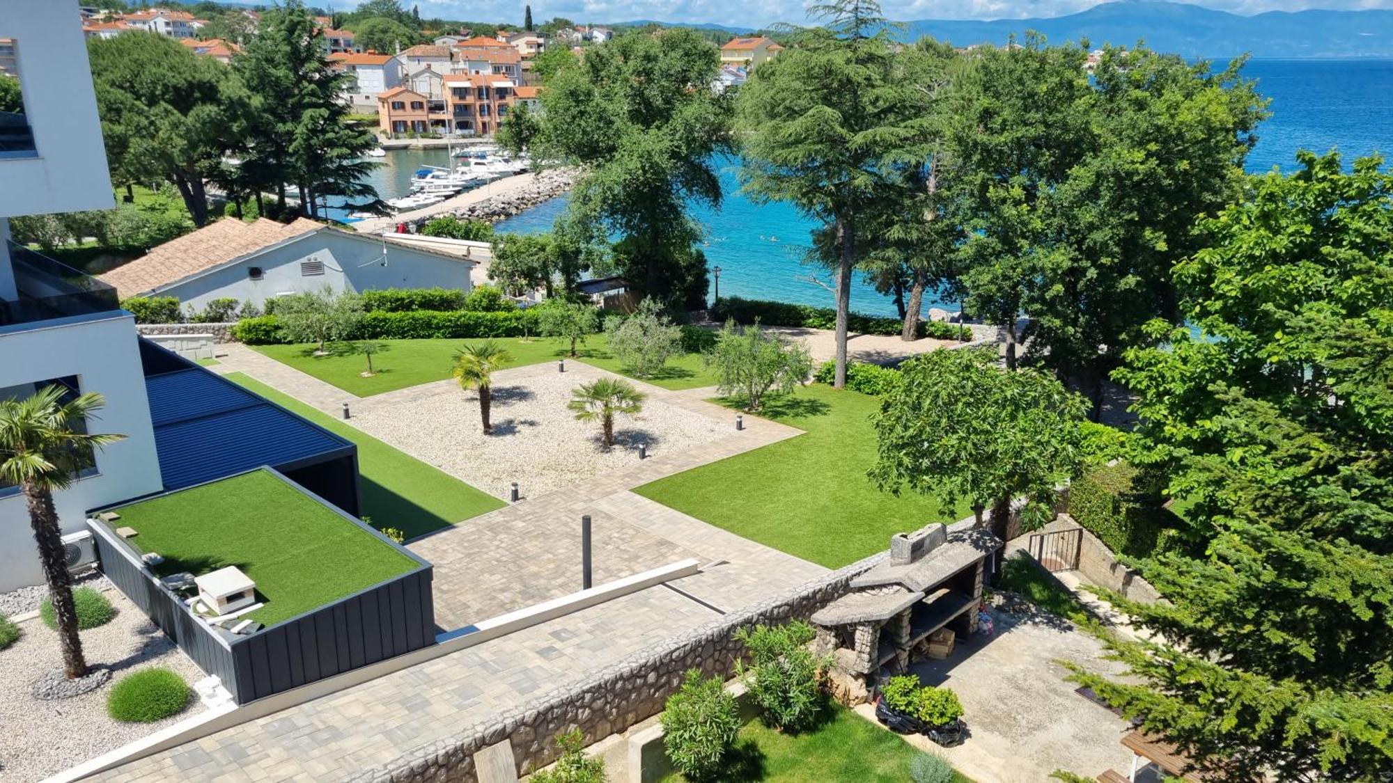 Maestral Apartments Malinska Exterior photo